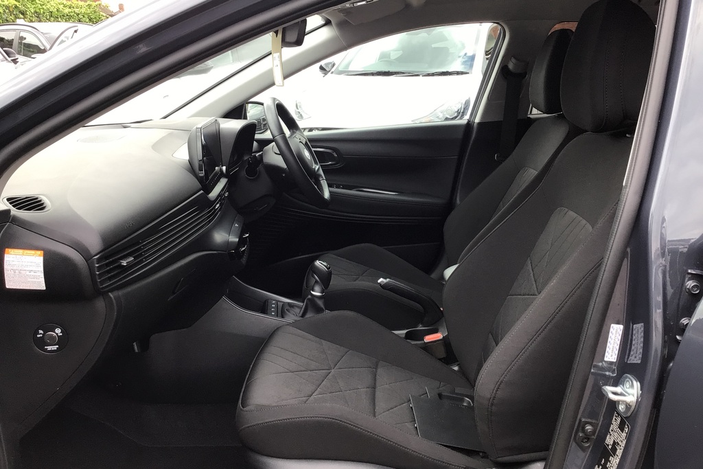Hyundai Bayon T-gdi Premium Mhev BP73YEL Grey #6