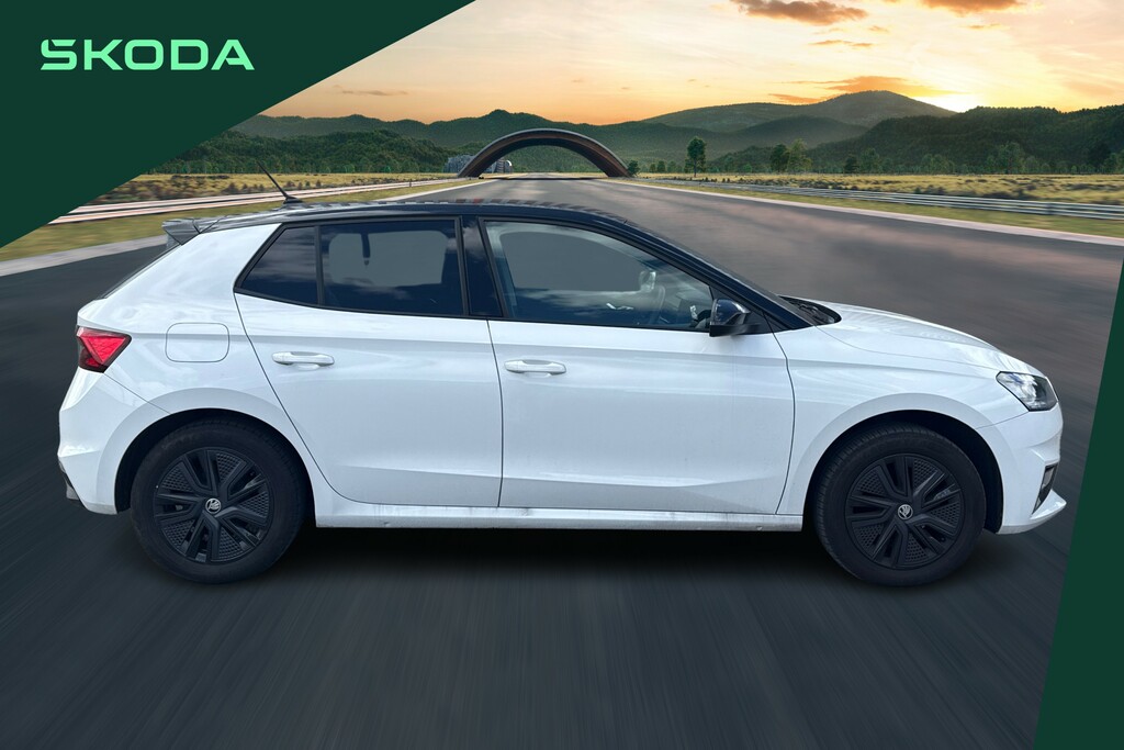 Skoda Fabia 1.0 Tsi Design Edition DY25HNW White #4