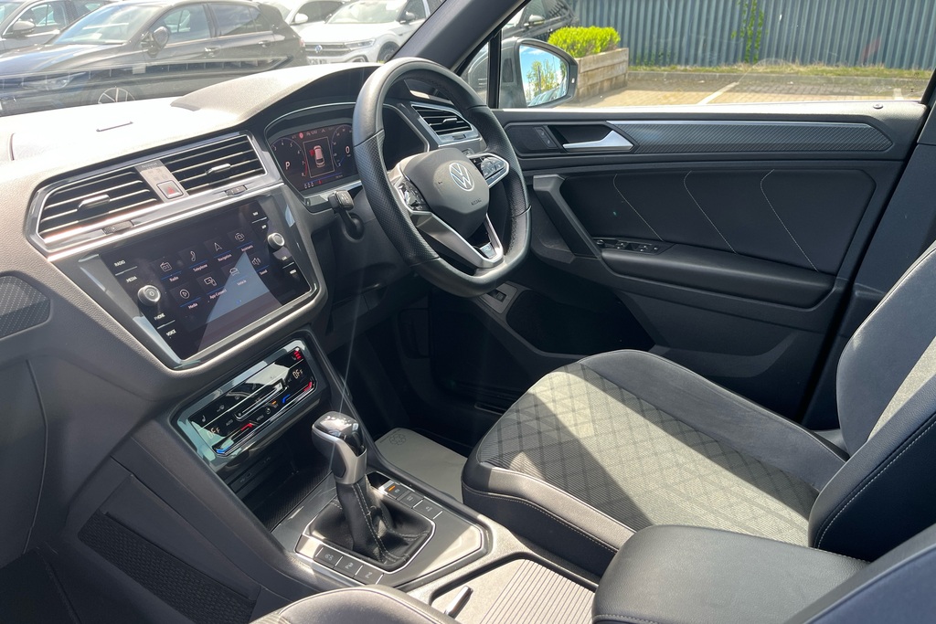 Volkswagen Tiguan 1.5 Tsi 150 R-line Dsg PJ23OBC Grey #2