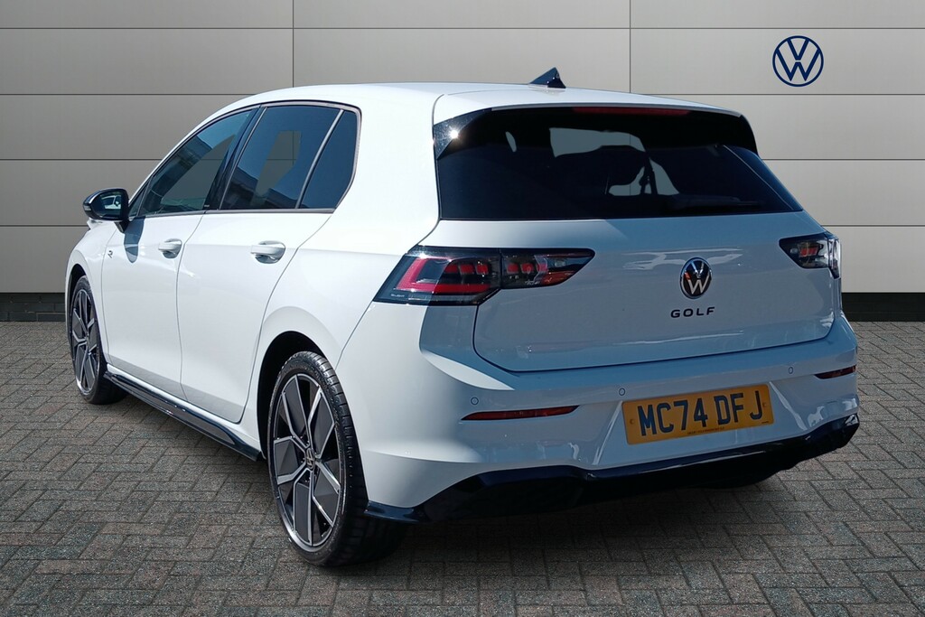 Volkswagen Golf 1.5 Tsi 150 Black Edition MC74DFJ White #3