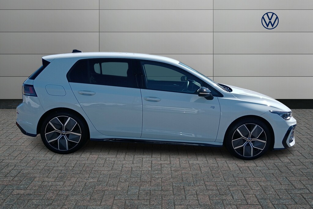 Volkswagen Golf 1.5 Tsi 150 Black Edition MC74DFJ White #4