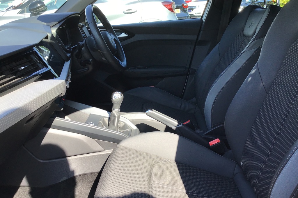 Audi A1 25 Tfsi S Line KY21NGV White #6
