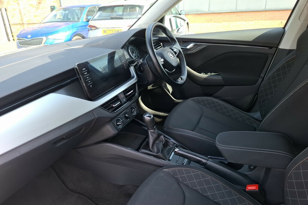 Skoda Kamiq 1.5 Tsi Se Drive VU73MMK White #2