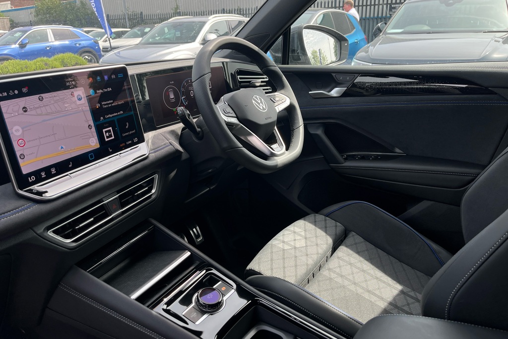 Volkswagen Tiguan 1.5 Etsi 150 R-line Dsg PK26MYZ Grey #2