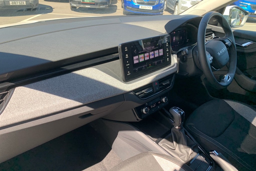 Skoda Scala 1.0 Tsi 116 Se Edition Dsg GL25UUH White #2
