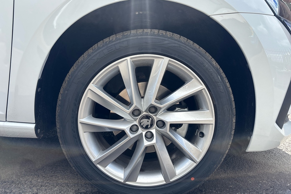 Skoda Scala 1.5 Tsi Se L Dsg White #5