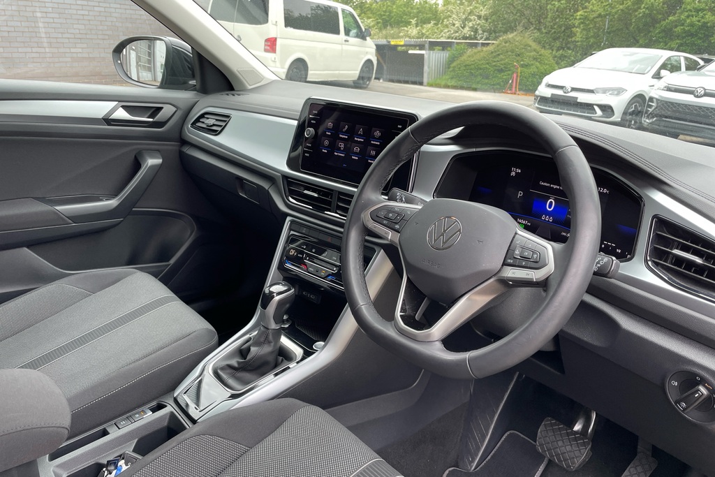 Volkswagen T-Roc 1.5 Tsi Match Dsg DP24MHF Black #6