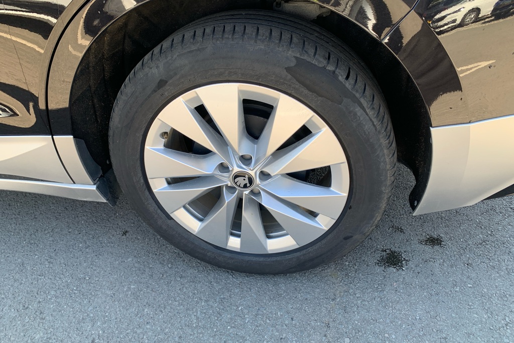 Skoda ENYAQ 150Kw 60 Se L 63Kwh GL25OUC Black #5