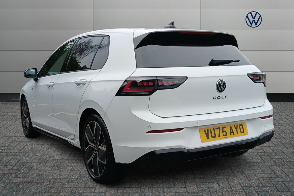 Volkswagen Golf 1.5 Etsi 150 Black Edition Dsg VU75AYO White #4