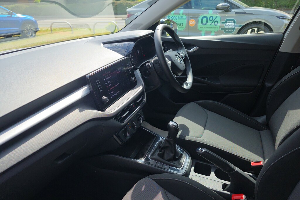Skoda Fabia 1.0 Tsi Colour Edition BL23CRU White #2