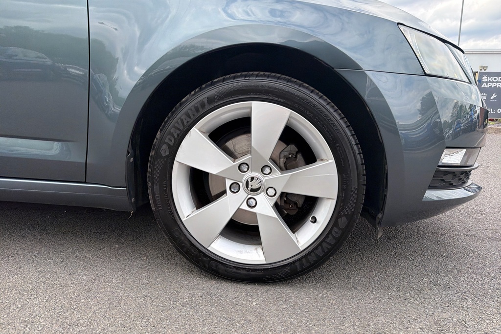 Skoda Octavia 1.5 Tsi Se Drive Grey #5