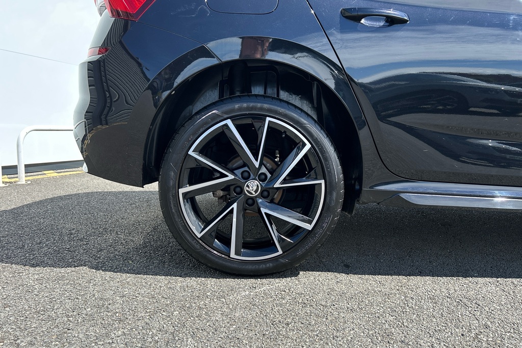 Skoda Kamiq 1.5 Tsi Monte Carlo Dsg KM23CRU Black #5