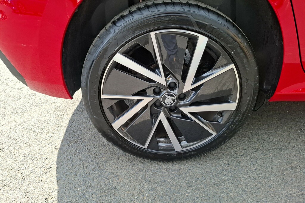 Skoda Kamiq 1.0 Tsi Design Edition Dsg Red #5