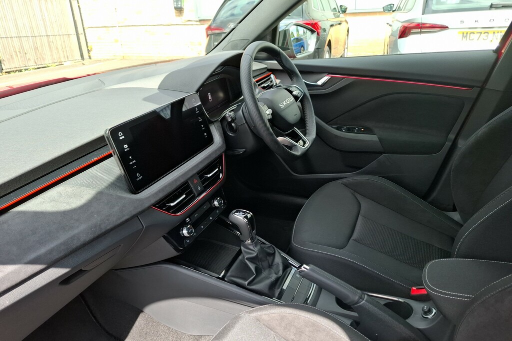 Skoda Kamiq 1.0 Tsi Design Edition Dsg Red #2