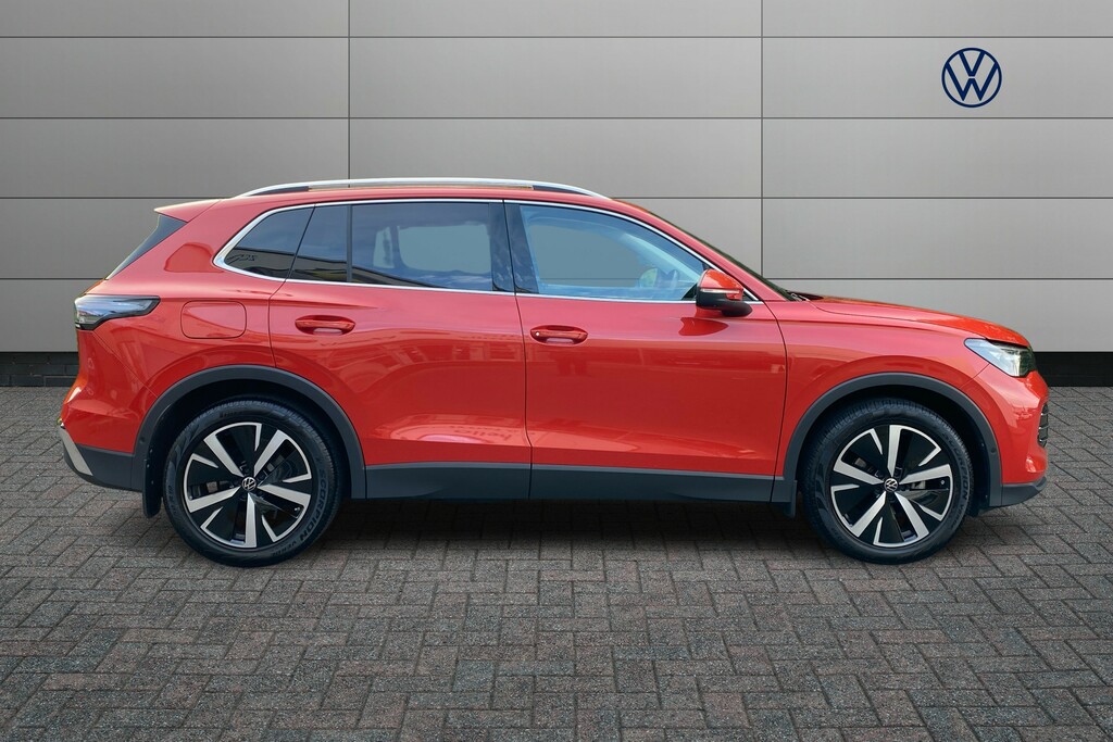 Volkswagen Tiguan 1.5 Etsi 150 Elegance Dsg YK24PLD Red #4