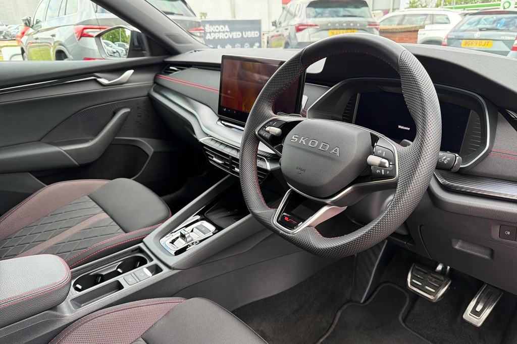 Skoda Octavia 2.0 Tsi Vrs Dsg Red #6