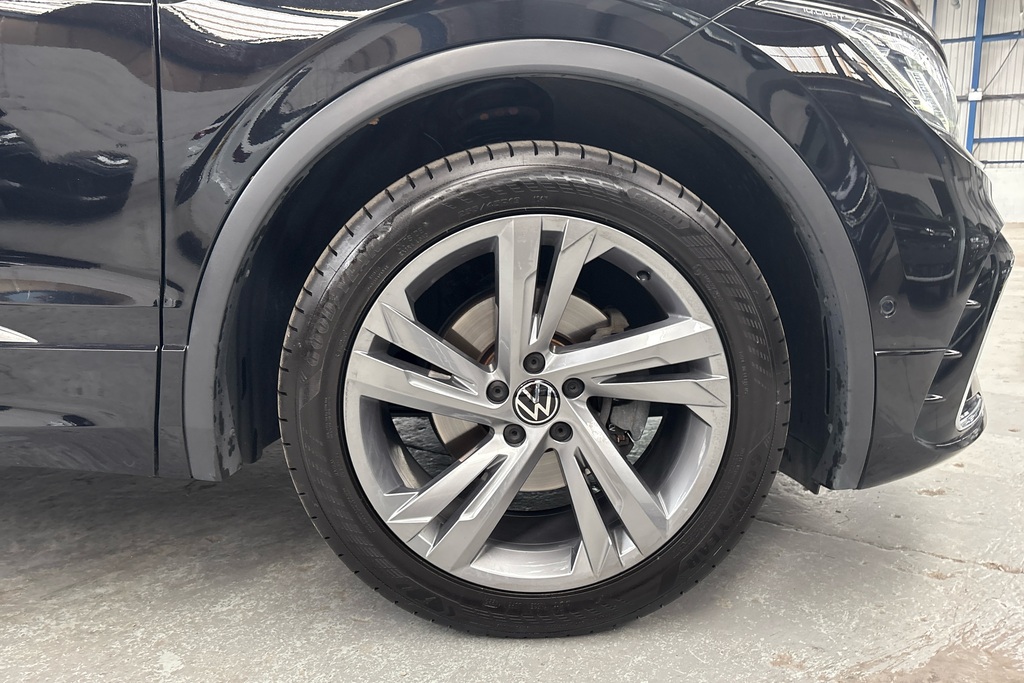 Volkswagen Tiguan 2.0 Tdi R-line Edition Dsg AJ73FNE Black #5