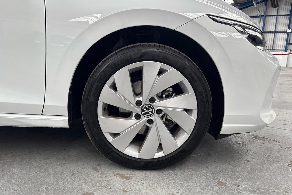 Volkswagen Golf 1.5 Etsi 150 Style Dsg AK75FTP White #5
