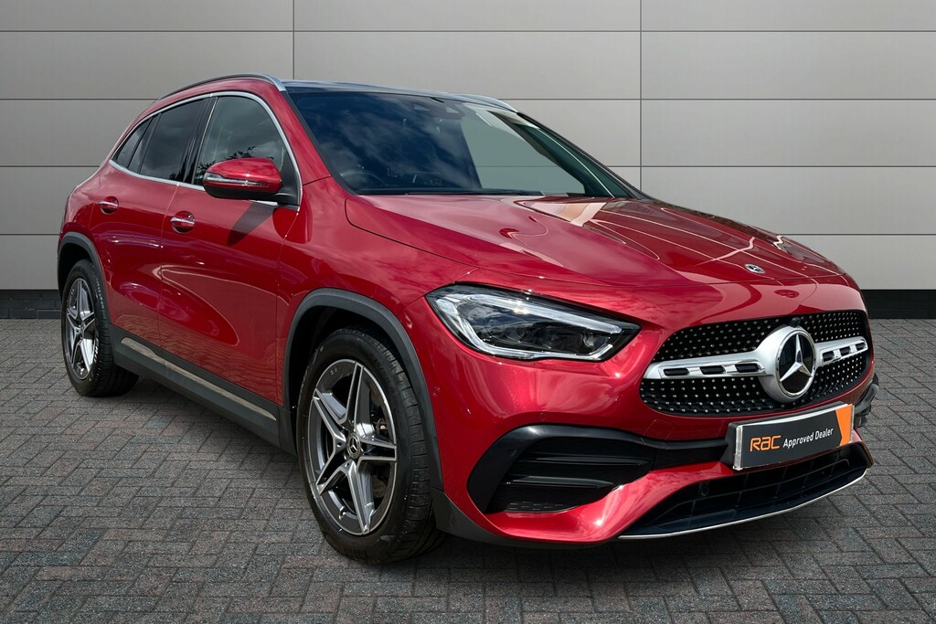 Mercedes-Benz GLA Class Gla 180 Amg Line Premium Plus Red