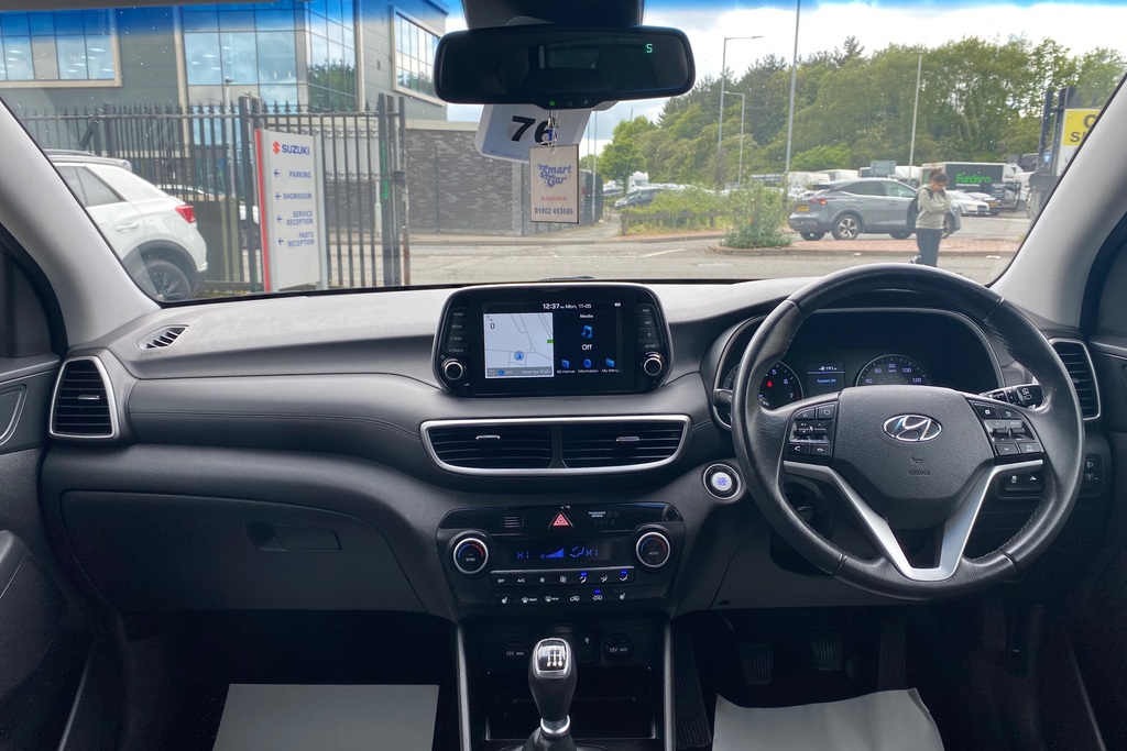 Hyundai Tucson 1.6 Gdi Premium 2Wd EA19KJF White #3