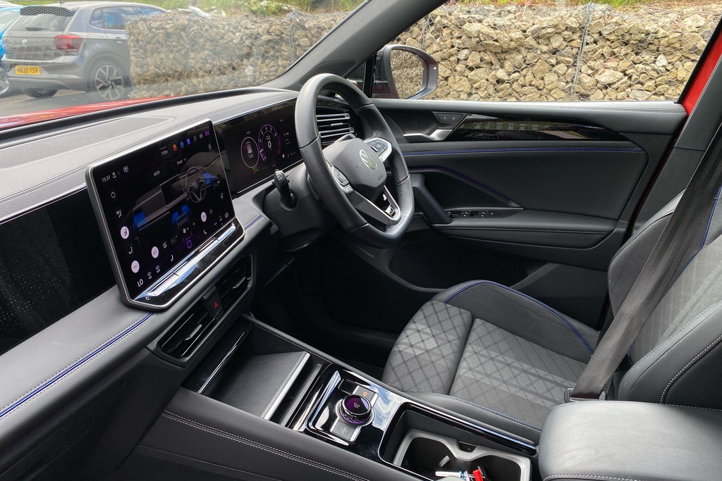 Volkswagen Tiguan 1.5 Etsi 150 R-line Dsg PG24EKC Red #2
