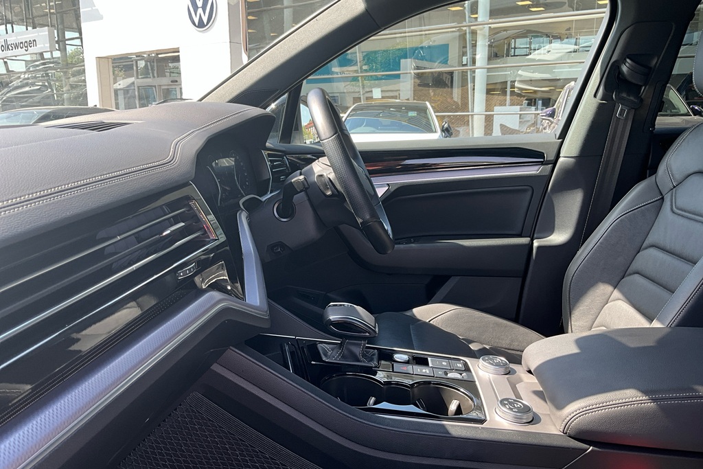 Volkswagen Touareg 3.0 V6 Tdi 4Motion 231 Black Edition Tip SM72WCW White #2