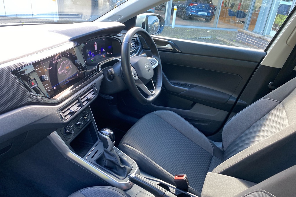 Volkswagen Taigo 1.0 Tsi 110 Life Dsg LX23WNL Silver #2