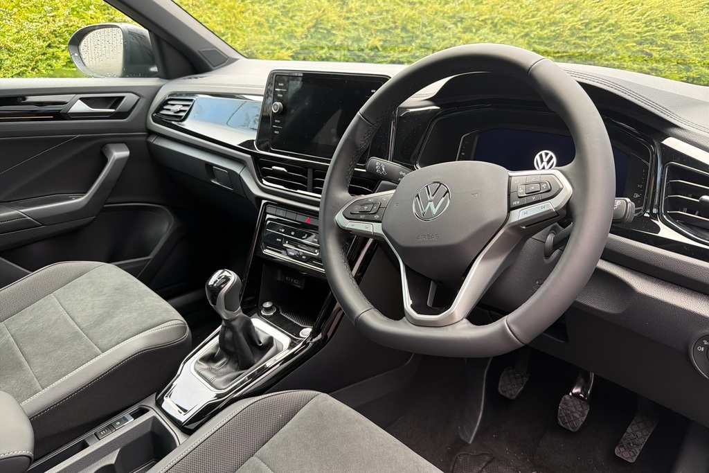 Volkswagen T-Roc 1.0 Tsi 115 Style Design DS75FYP Black #6