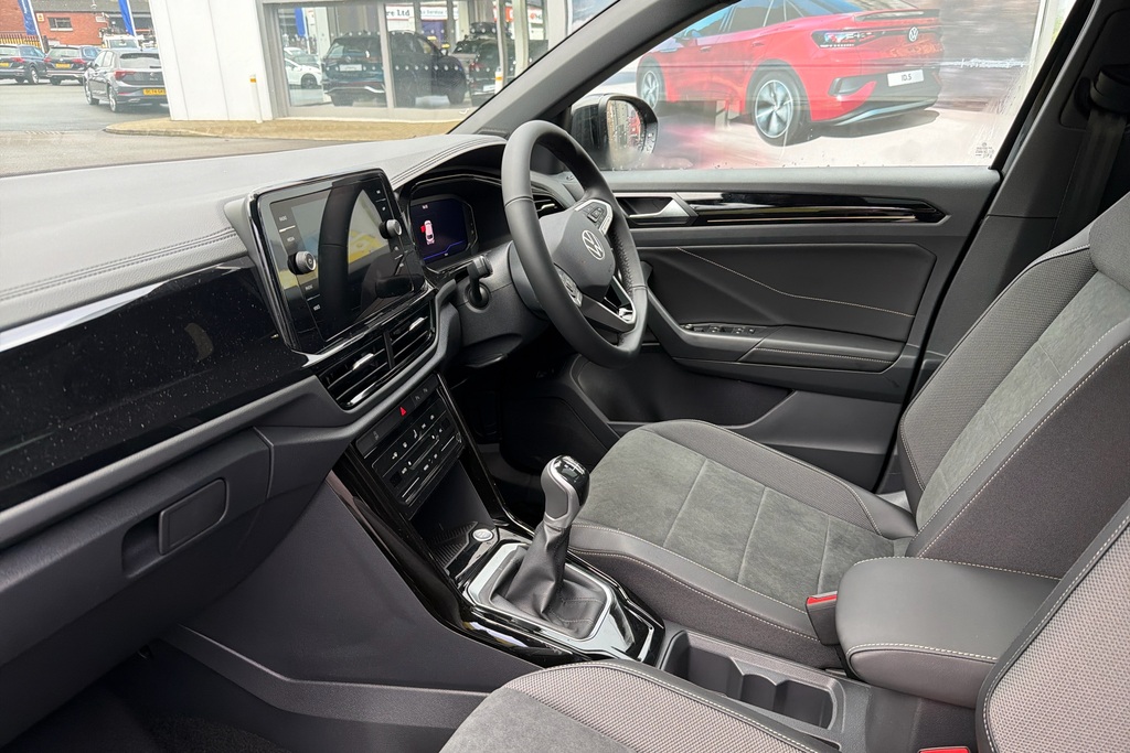 Volkswagen T-Roc 1.0 Tsi 115 Style Design DS75FYP Black #2