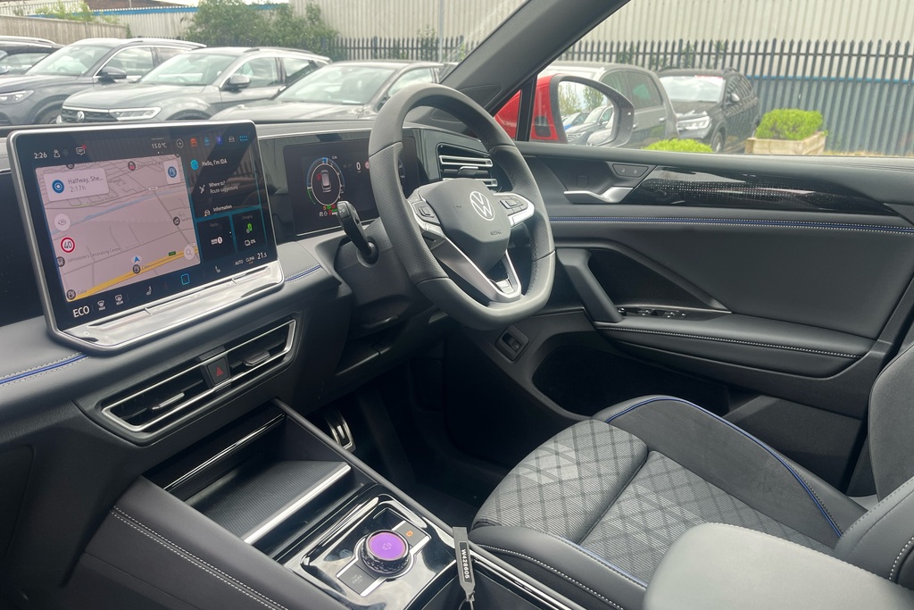 Volkswagen Tiguan 1.5 Tsi Ehybrid R-line Dsg Red #2