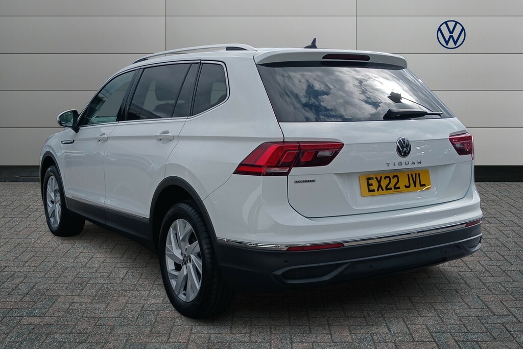 Volkswagen Tiguan Allspace 1.5 Tsi Life EX22JVL White #3