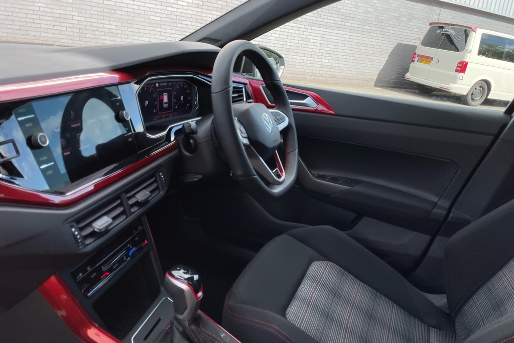 Volkswagen Polo 2.0 Tsi Gti Dsg KY26UBL Black #2
