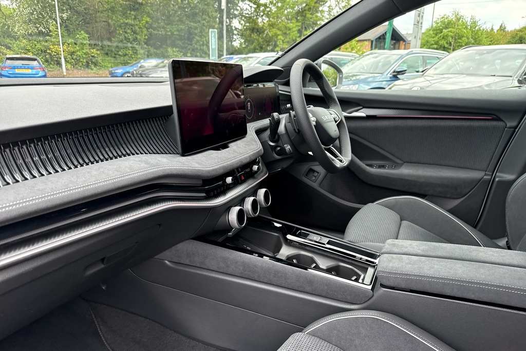 Skoda Superb 1.5 Tsi Iv Sportline Dsg White #2