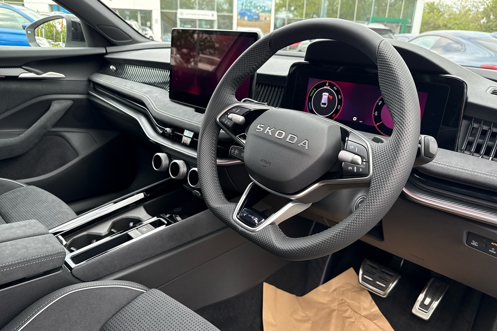 Skoda Superb 1.5 Tsi Iv Sportline Dsg White #6