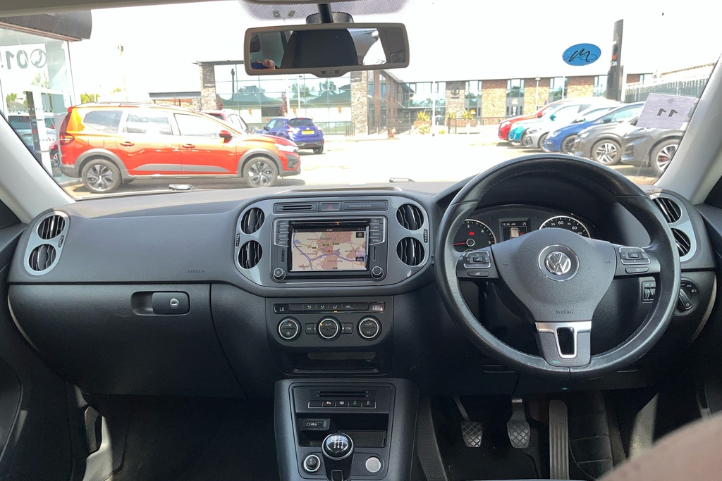 Volkswagen Tiguan 2.0 Tdi Bluemotion Tech Match Edition 150 WF16ZNE White #3