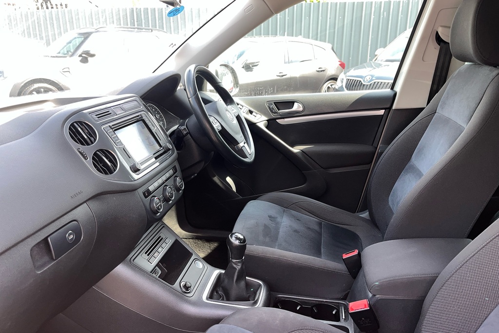 Volkswagen Tiguan 2.0 Tdi Bluemotion Tech Match Edition 150 WF16ZNE White #6