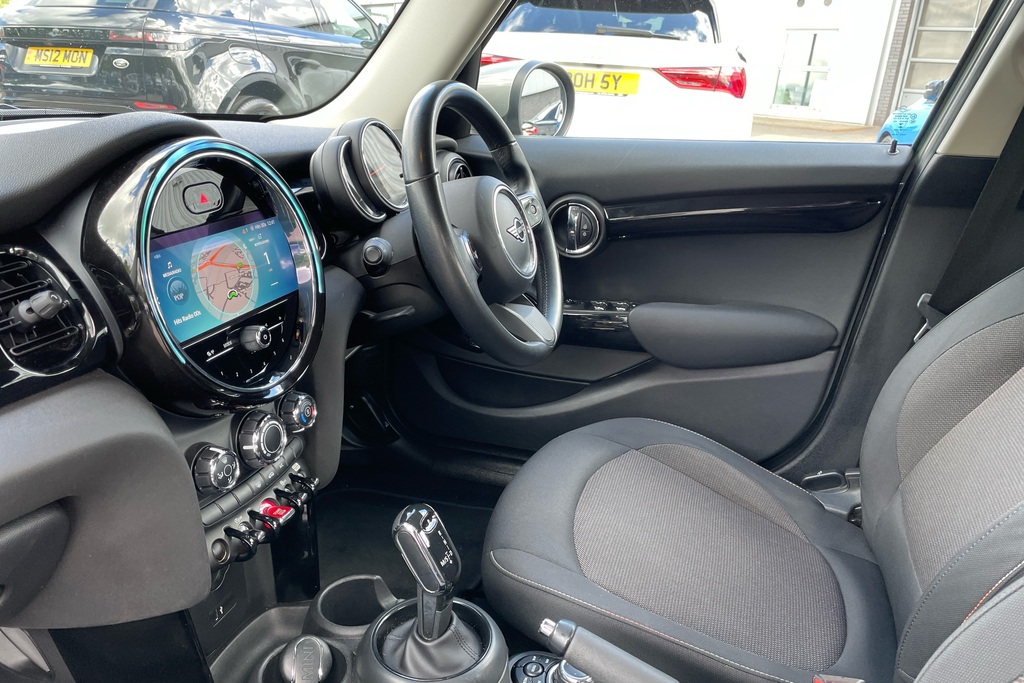 Mini Hatch 1.5 Cooper Classic YD21HRT Grey #2