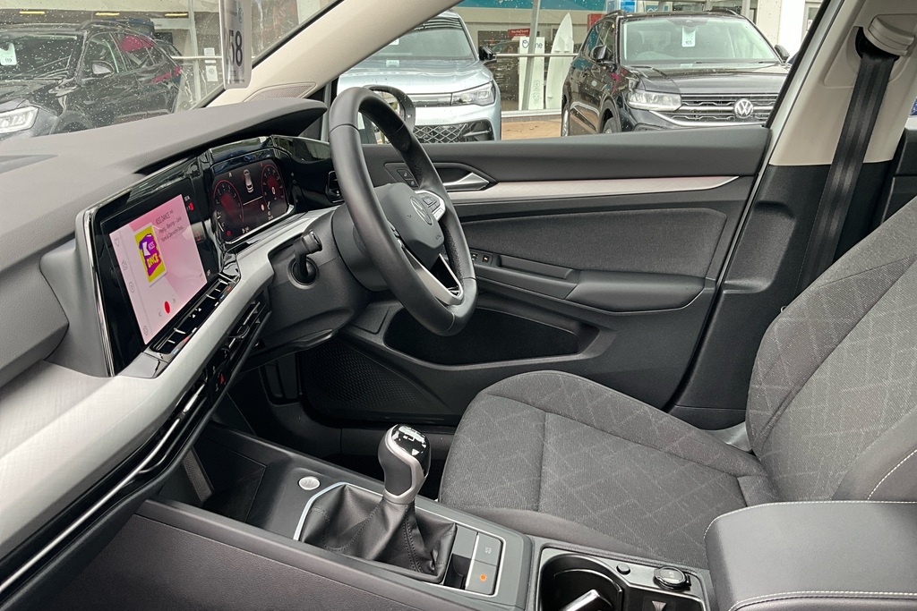 Volkswagen Golf 1.5 Tsi Life BL73YJB White #2