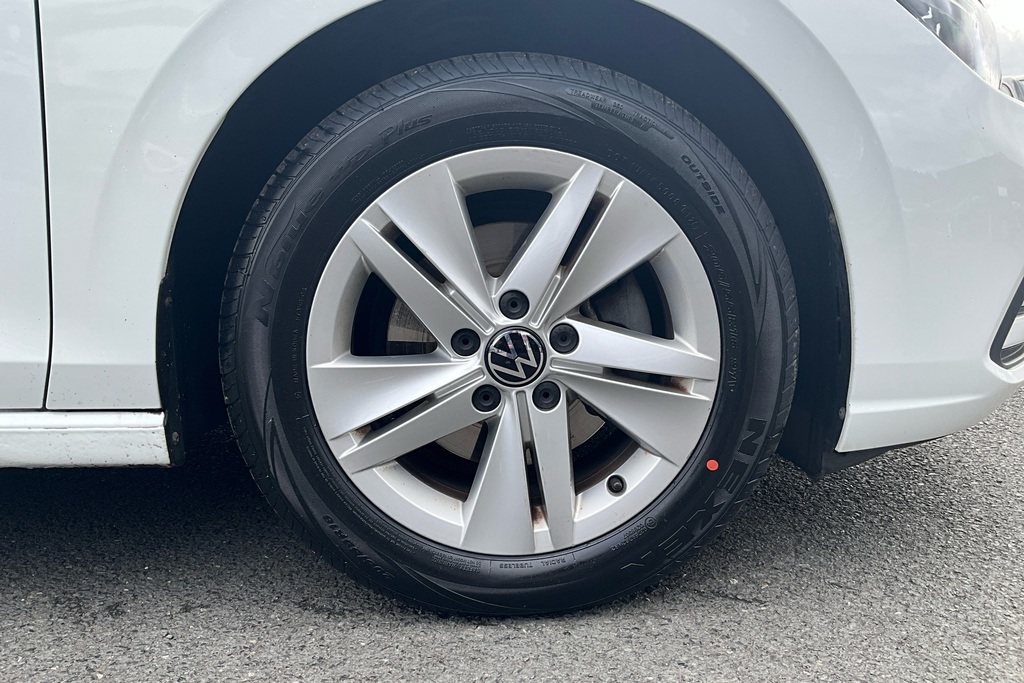 Volkswagen Golf 1.5 Tsi Life BL73YJB White #5