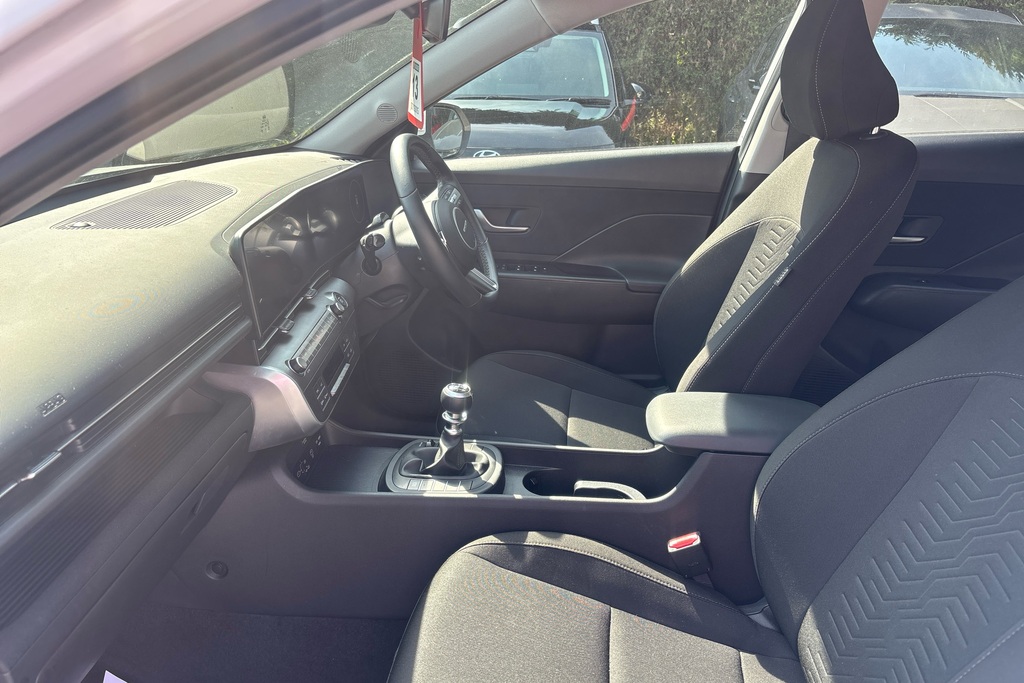 Hyundai Kona Advance EF25OYG White #6