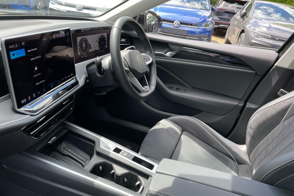 Volkswagen Passat 1.5 Tsi Ehybrid Life Dsg DF75NLV Black #2