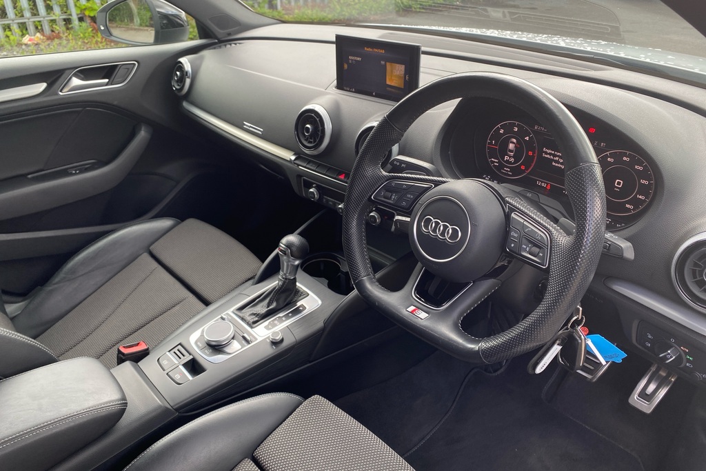 Audi A3 35 Tdi Black Edition S Tronic DE69HSZ White #6