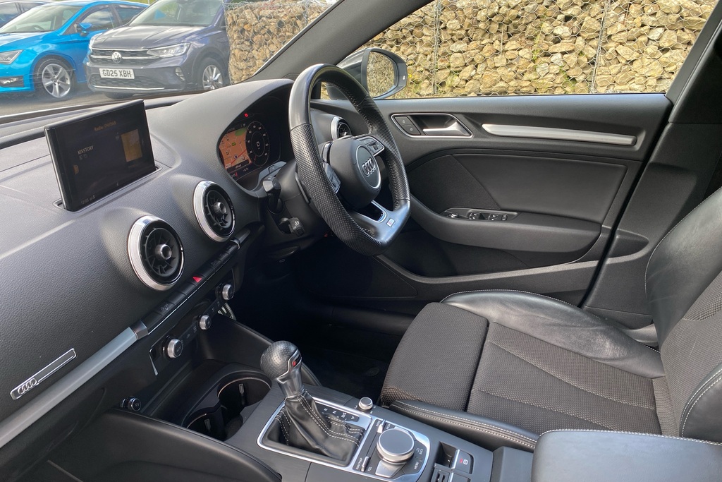 Audi A3 35 Tdi Black Edition S Tronic DE69HSZ White #2