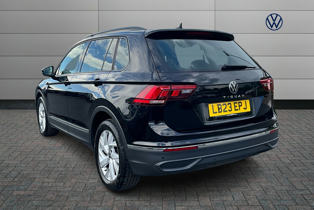 Volkswagen Tiguan 1.5 Tsi 150 Life Dsg LB23EPJ Black #3