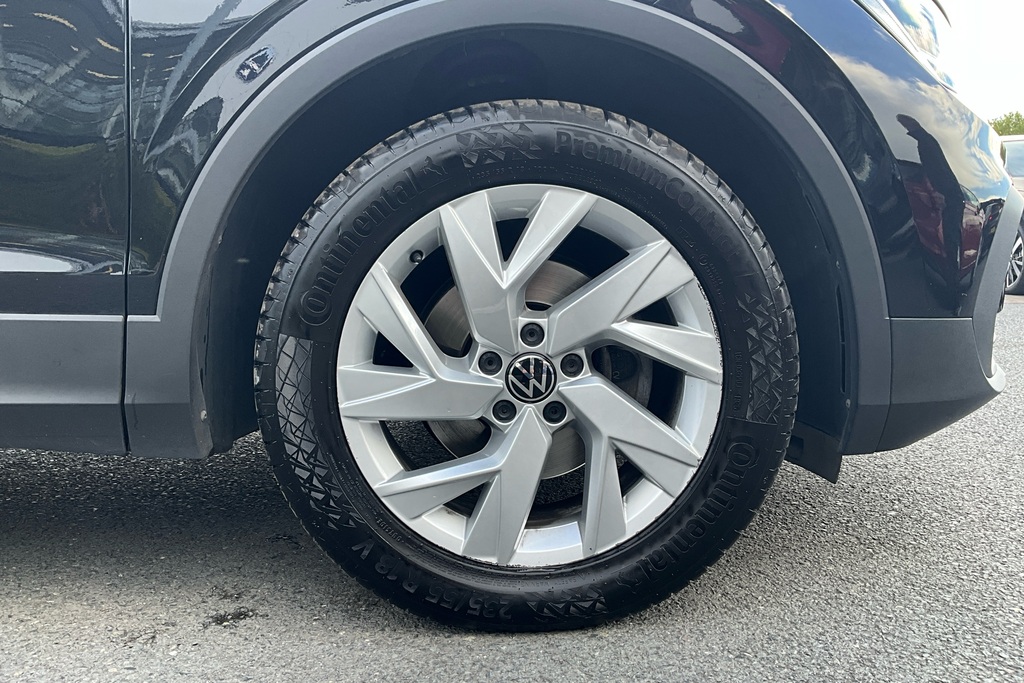 Volkswagen Tiguan 1.5 Tsi 150 Life Dsg LB23EPJ Black #5