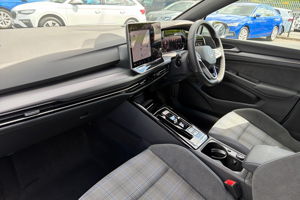 Volkswagen Golf 1.5 Tsi 272 Gte Ehybrid Dsg KW25TXD Silver #2