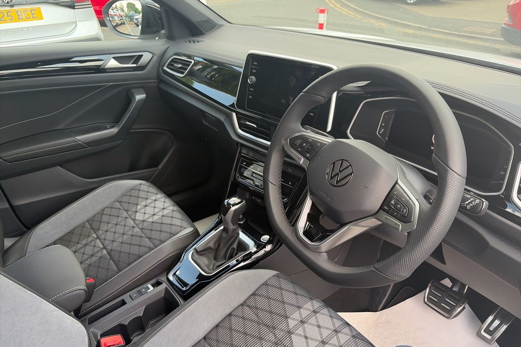 Volkswagen T-Roc 1.5 Tsi R-line Dsg BJ26AEY Black #6