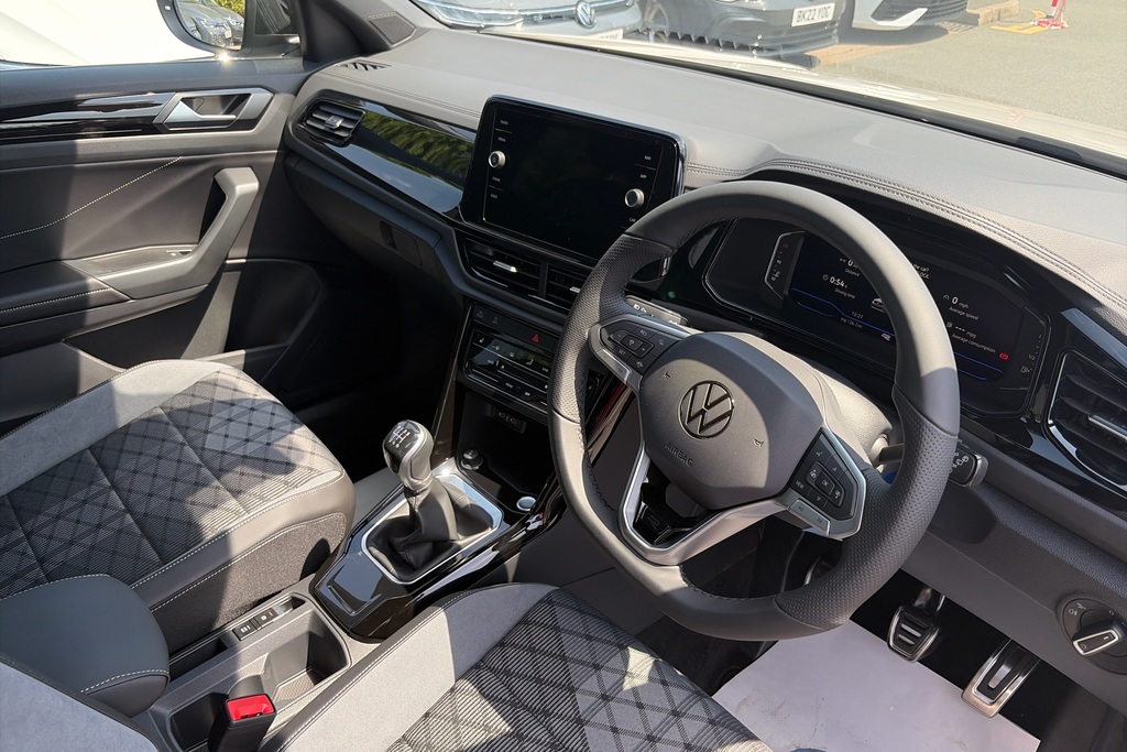 Volkswagen T-Roc 1.5 Tsi Black Edition Plus BJ26LHB Black #6