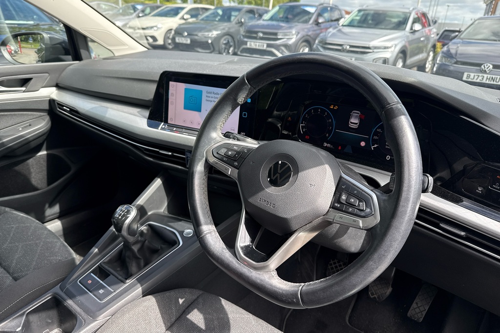 Volkswagen Golf 1.5 Tsi Life BT20RDZ Black #6