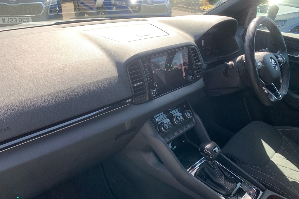 Skoda Karoq 2.0 Tsi Sportline 4X4 Dsg White #2